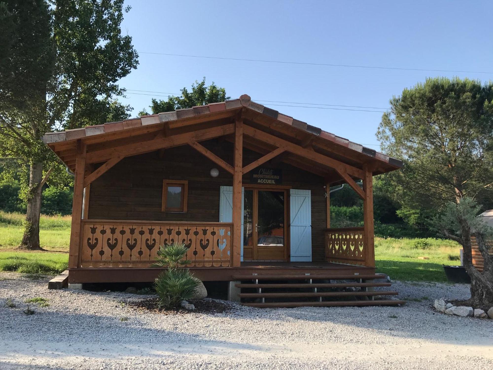 Les Chalets Montréjeau Eksteriør bilde